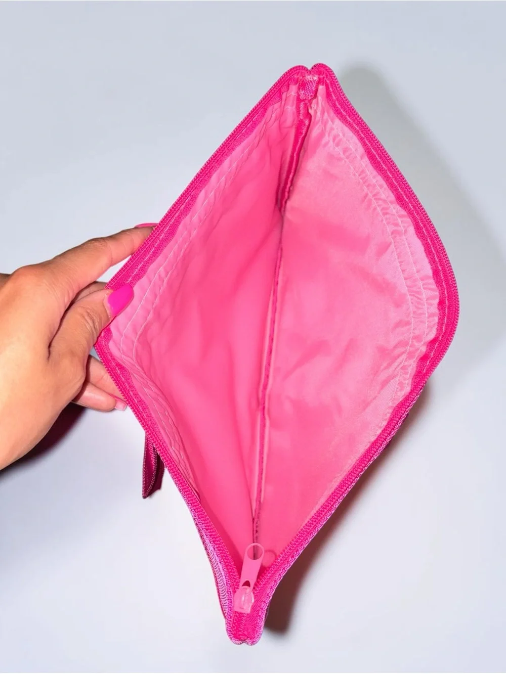 Pink Latso Checkered Zipper Laptop Bag